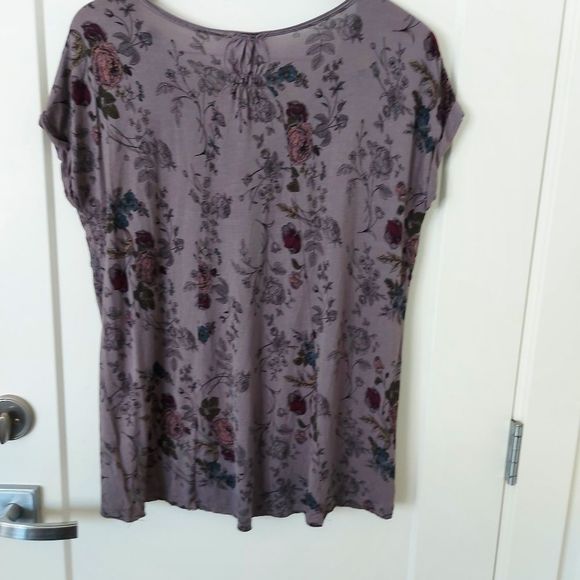 Floral Lace Trim Top - Gray - Picture 3 of 7